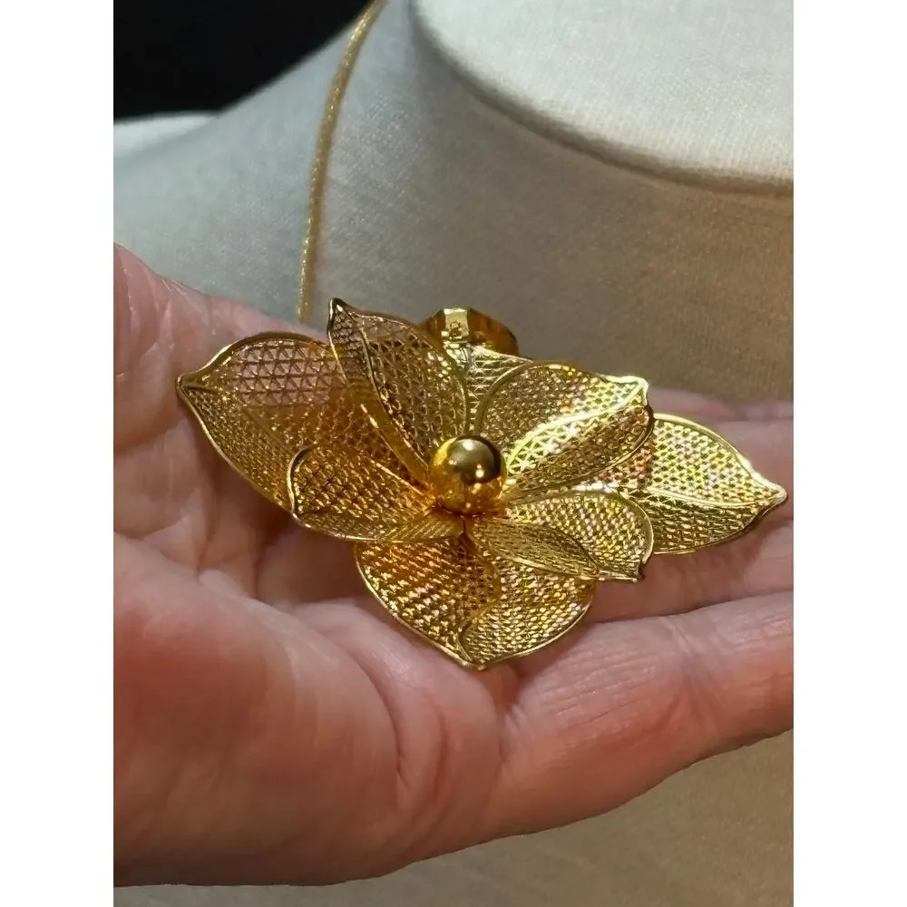 Vintage Gold Tone Filigree Flower Pendant Necklace Statement Floral